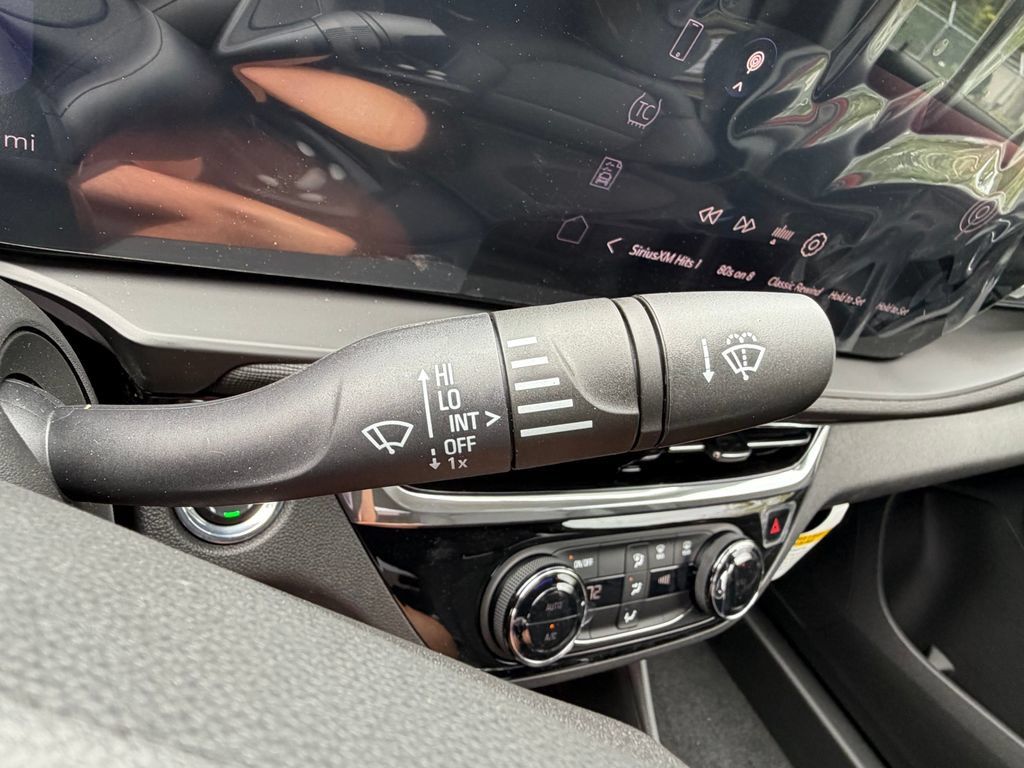 New 2026 Buick Envista Sport Touring FWD image 28
