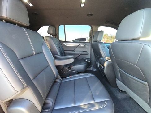 Used 2024 GMC Acadia Elevation image 14