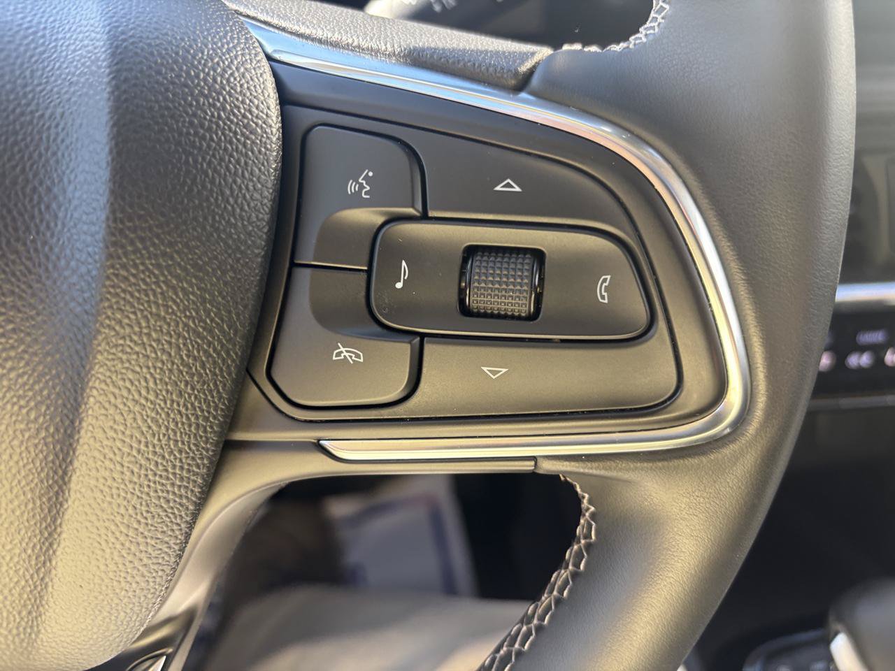Used 2024 Buick Encore GX Avenir w/ Avenir Convenience Package AWD/4WD image 20