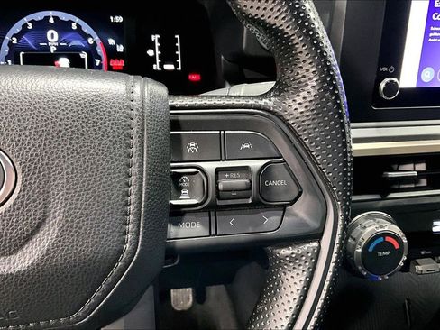 Used 2025 Toyota Tacoma SR5 AWD/4WD image 25