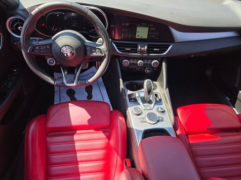 Used 2024 Alfa Romeo Giulia Ti w/ Performance Driving Package AWD/4WD image 8