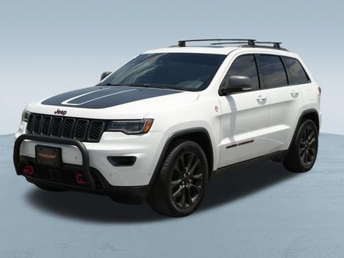 Used 2021 Jeep Grand Cherokee Trailhawk w/ Trailhawk Luxury Group AWD/4WD image 3