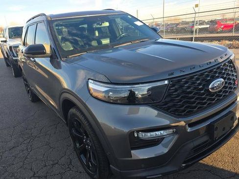 Used 2022 Ford Explorer ST w/ Equipment Group 401A AWD/4WD image 2