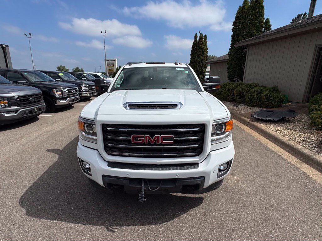 Used 2019 GMC Sierra 2500 SLT w/ All Terrain HD Package AWD/4WD image 11