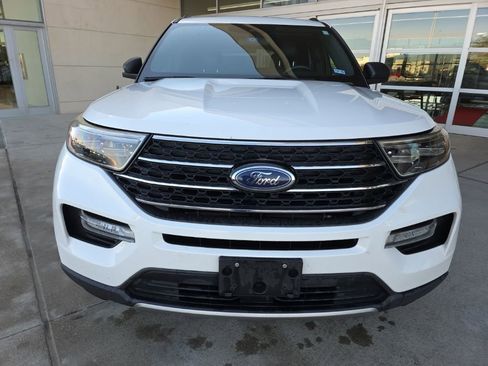 Used 2020 Ford Explorer XLT w/ Equipment Group 202A image 8