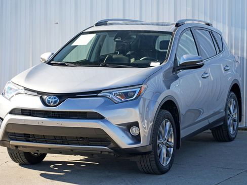 Used 2017 Toyota RAV4 Limited image 41