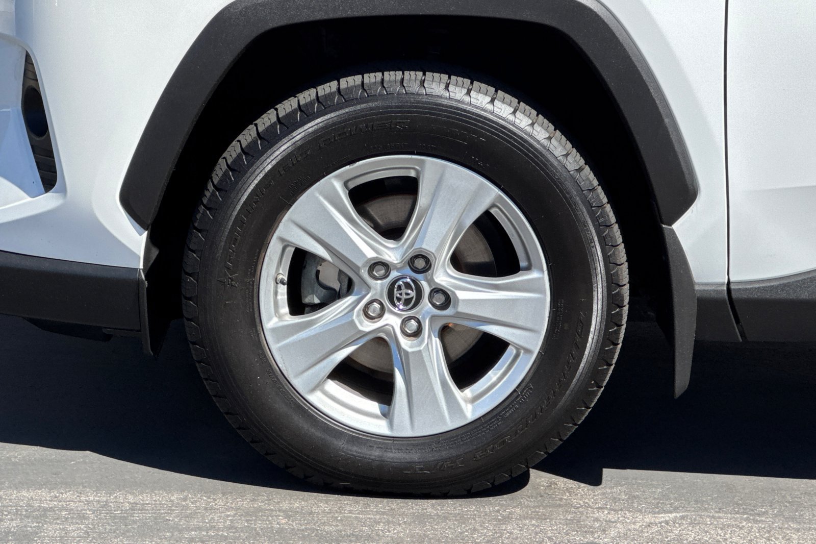 Certified 2019 Toyota RAV4 XLE w/ Carpet Mat Package FWD image 35