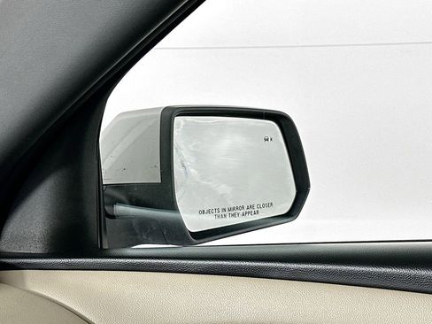 Used 2023 Chevrolet Traverse LT w/ LT Premium Package image 25