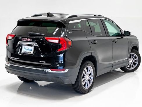 Used 2024 GMC Terrain SLT AWD/4WD image 34