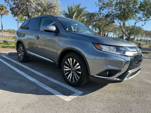 Used 2019 Mitsubishi Outlander SEL image 5