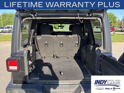 Used 2018 Jeep Wrangler Unlimited Sport S AWD/4WD image 11