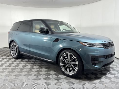 Used 2024 Land Rover Range Rover Sport SE AWD/4WD image 9
