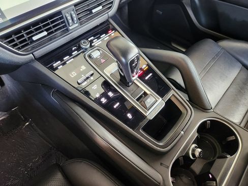 Used 2019 Porsche Cayenne AWD/4WD image 21