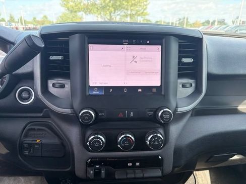 Used 2024 RAM 3500 Tradesman w/ Chrome Appearance Group AWD/4WD image 8