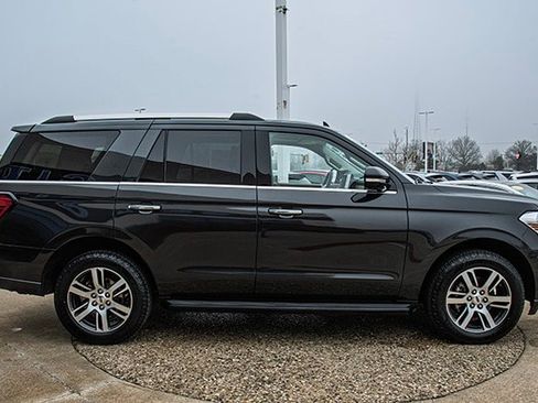 Used 2024 Ford Expedition Limited image 6