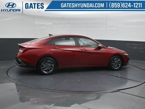 Certified 2024 Hyundai Elantra SEL FWD image 3