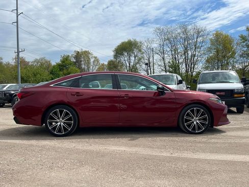 Used 2019 Toyota Avalon XSE w/ All Weather Liner Package FWD image 5