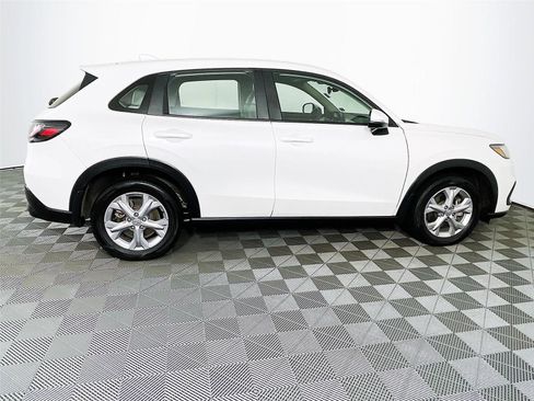 Used 2023 Honda HR-V LX image 10