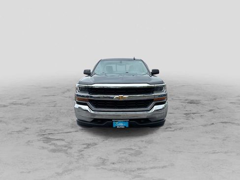 Used 2018 Chevrolet Silverado 1500 LT w/ LT Fleet Plus Package AWD/4WD image 3