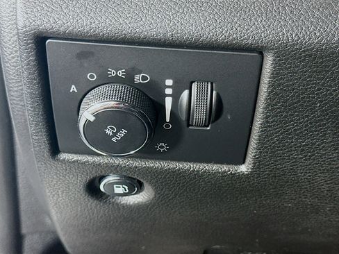 Used 2021 Jeep Grand Cherokee Laredo X AWD/4WD image 17
