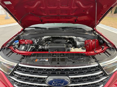 Used 2020 Ford Explorer XLT w/ Equipment Group 202A image 34