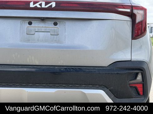 Used 2024 Kia Seltos EX FWD image 8