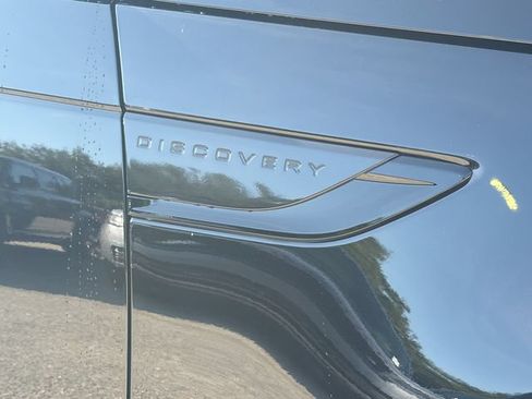 Used 2025 Land Rover Discovery Metropolitan Edition AWD/4WD image 51