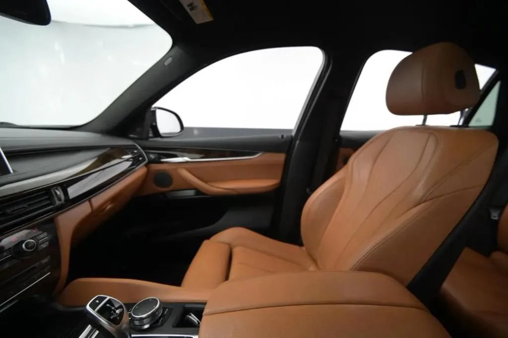 Used 2019 BMW X6 xDrive35i w/ M Sport Package AWD/4WD image 40