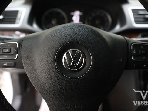 Used 2013 Volkswagen Passat TDI SEL Premium FWD image 23