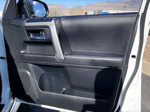 Used 2023 Toyota 4Runner Limited image 20