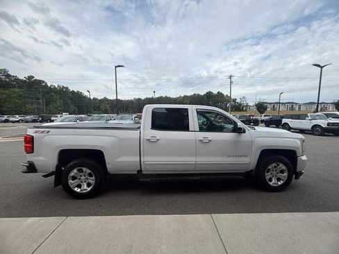Used 2017 Chevrolet Silverado 1500 LT w/ All Star Edition AWD/4WD image 7
