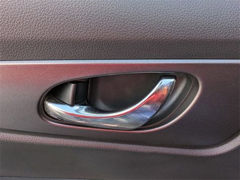 Used 2017 Nissan Rogue SV w/ SV Family Package image 28