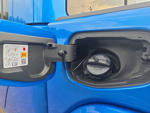 New 2025 Jeep Gladiator Sport image 11