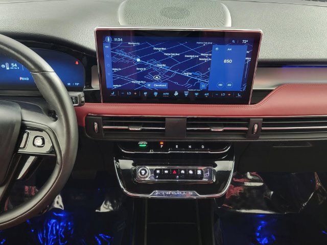 Used 2025 Lincoln Corsair Reserve AWD/4WD image 21