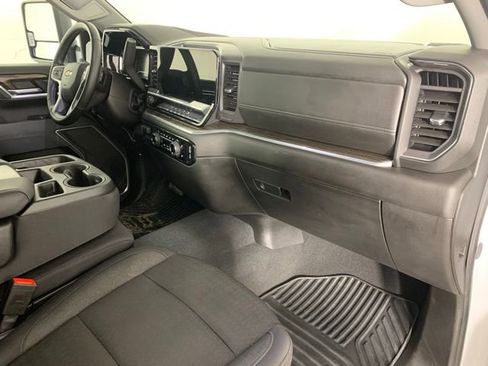 Used 2025 Chevrolet Silverado 2500 LT w/ Convenience Package image 23