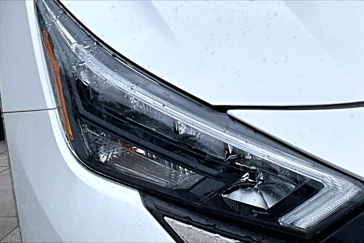 Used 2025 Nissan Versa SR w/ Trunk Package FWD image 32