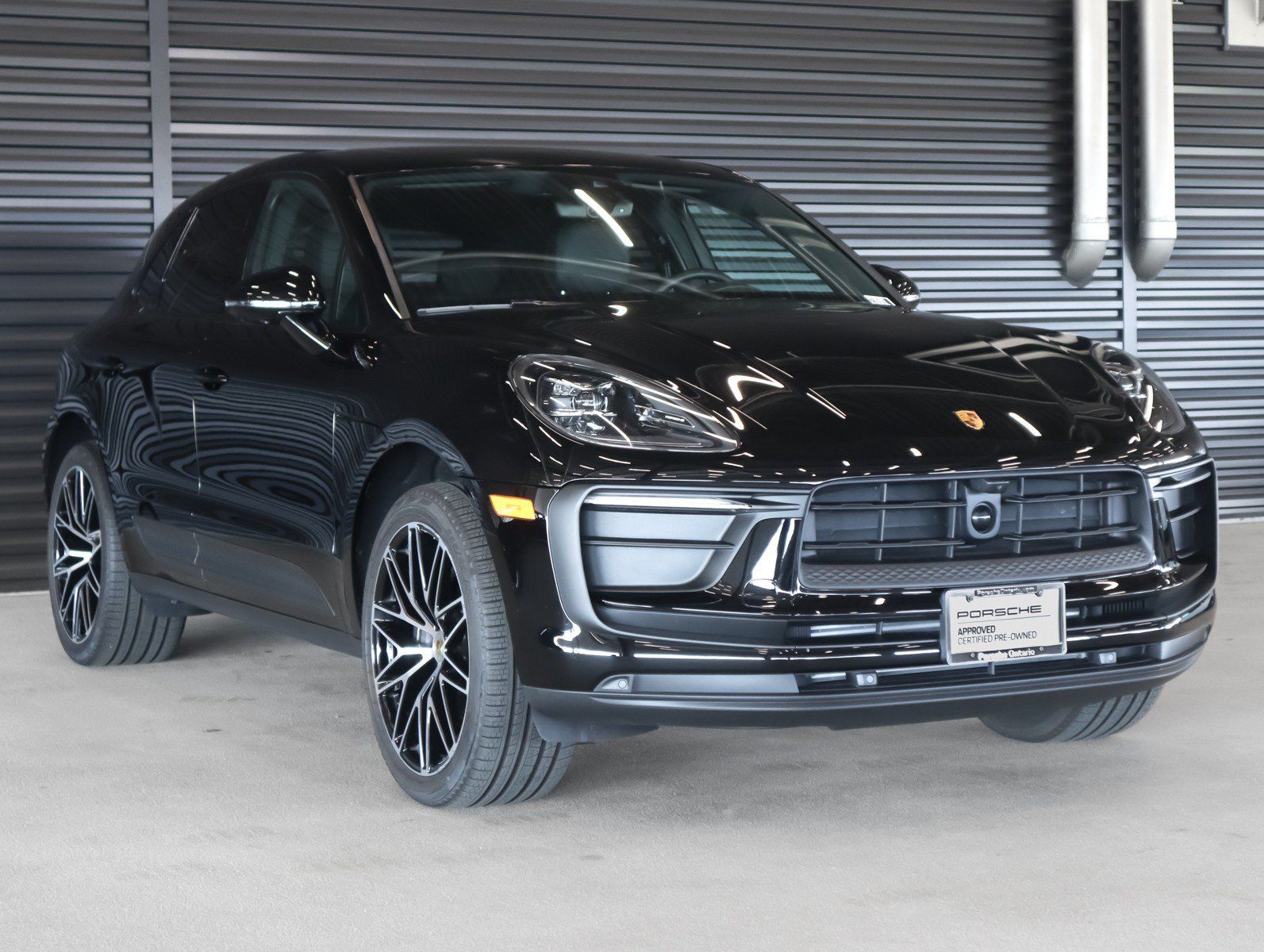 Used 2026 Porsche Macan AWD/4WD image 7