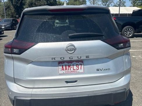 Used 2024 Nissan Rogue SV AWD/4WD image 4