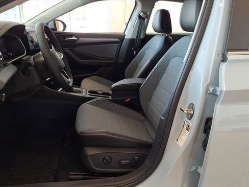 New 2025 Volkswagen Jetta SE image 10