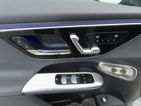 Certified 2025 Mercedes-Benz GLC 300 image 23