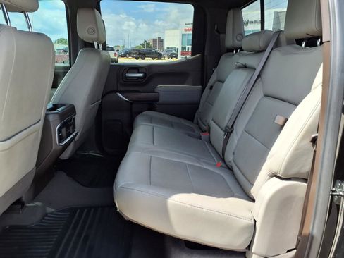 Used 2021 GMC Sierra 1500 SLT AWD/4WD image 18