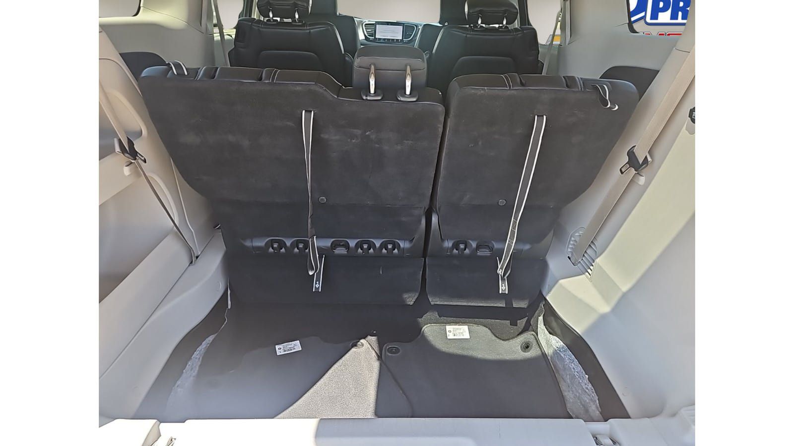 Used 2023 Chrysler Pacifica Touring-L FWD image 23