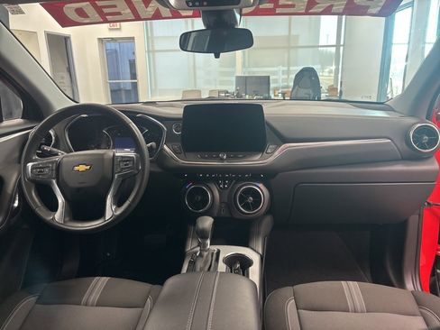Used 2025 Chevrolet Blazer LT image 13