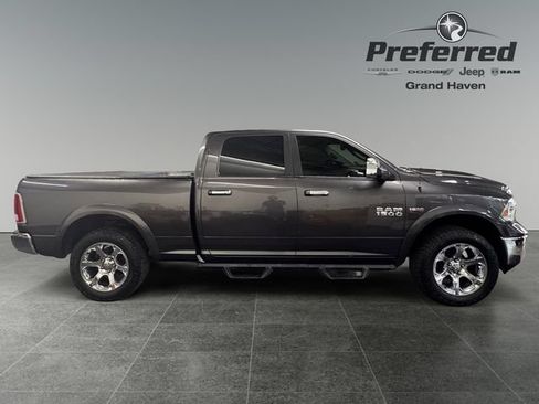 Used 2016 RAM 1500 Laramie w/ Convenience Group AWD/4WD image 9