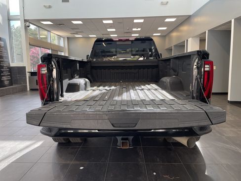 Used 2024 GMC Sierra 3500 Denali Ultimate AWD/4WD image 36