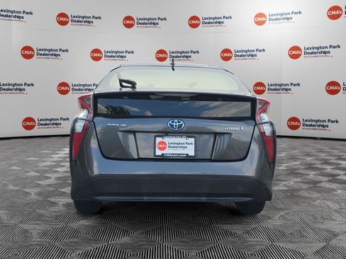Used 2017 Toyota Prius Three w/ Advanced Technology Package FWD image 6