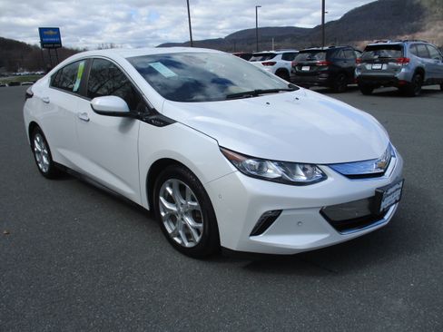Used 2016 Chevrolet Volt Premier w/ Driver Confidence Package image 3