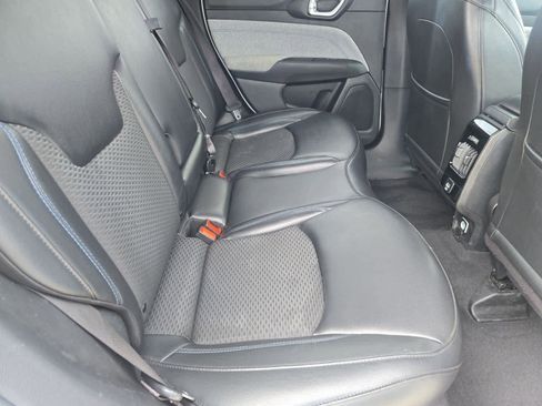 Used 2023 Jeep Compass Latitude image 20