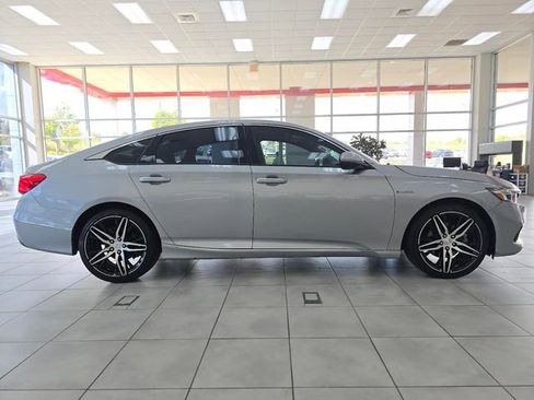 Used 2021 Honda Accord Touring image 4