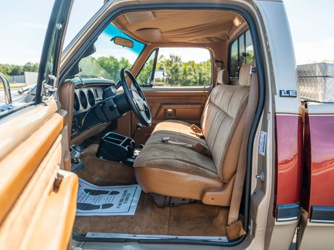 Used 1992 Dodge D/W Truck 350 image 38